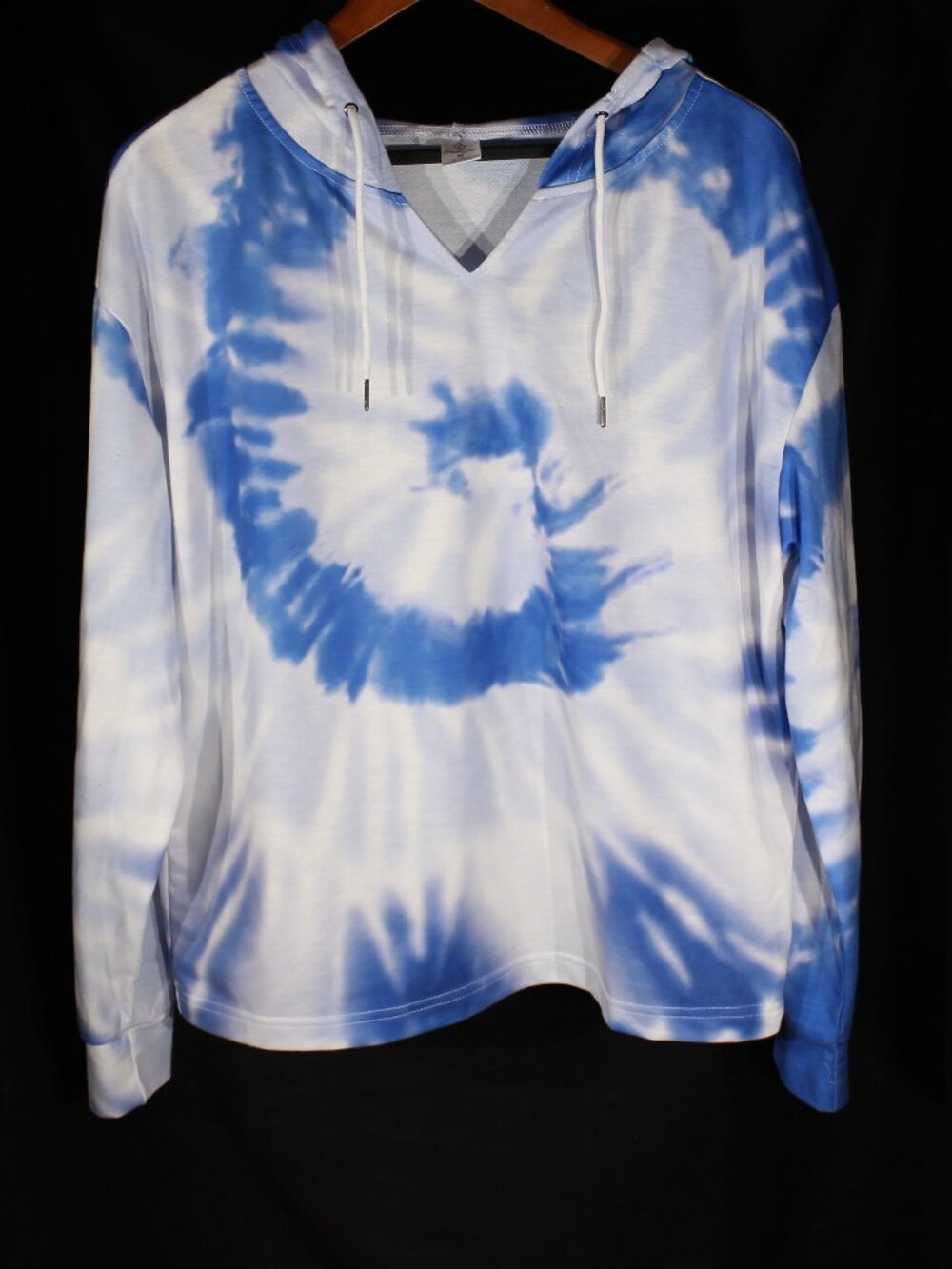 Woman’s Frestyle Lightweight Tie-Dye Pullover V-Neck Hoodie - Size M
